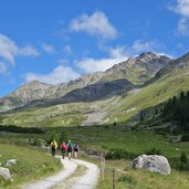 wanderer bei mitteralm avignatal