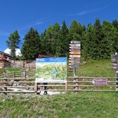 wegweiser bei helmbahnen bergstation