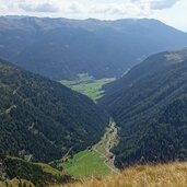 sailer joch und aussicht richtung weissenbach sarntal fr