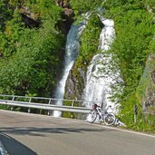 wasserfall an penserjoch strasse oberhalb von stilfes bike