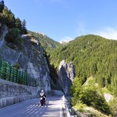 penser joch strasse penserjoch strasse zwischen elzenbaum und egg felsen motorrad