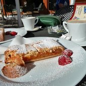 marillenkuchen in laatsch mals bei muehlradl