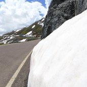 auffahrt penser joch freienfelder seite schnee