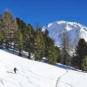 skitouren abfahrt von pederkoepfl bei peder stieralm martell winter