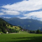 passeiertal ortschaft kalbe kalmtal teils bewoelkt