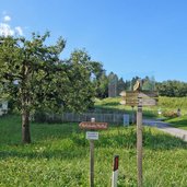 wegweiser pfandleralm bei prantach tal abzweigung