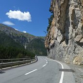 strasse ofenpass zernez bei abzweigung livigno