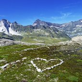 herz aus stein bei spronserjoch