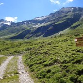 wegweiser bei burgumer alm