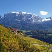 rielinger hof buschenschank bei siffianer leiten dahinter schlern mit schne