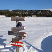 wegweiser wanderwege villanderer alm