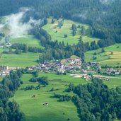 blick auf telfes im nebel