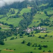 blick auf telfes im nebel