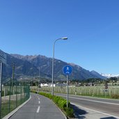 etschtal radweg bei untermais