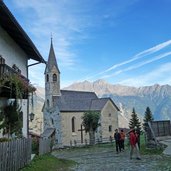 herbst in aschbach kirche