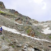 mountainbiker person blick zum eisjoechl