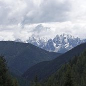 sextner dolomiten von karbachtal aus gesehen wolken schnee