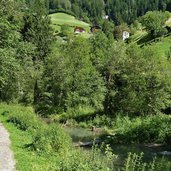 passer schluchtenweg bei gomion haeuser bei schram hof