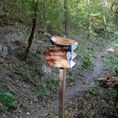 kastanienweg keschtnweg bei villanders abzweigung st anna gravetsch