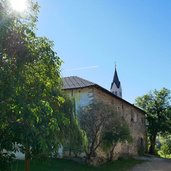 ansitz gravetsch mit kapelle bei villanders