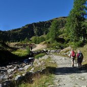 weg zur zufallhuette wanderer