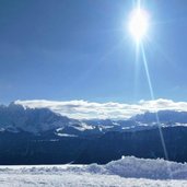 blick von raschoetz zum langkofel sassolungo saslong winter