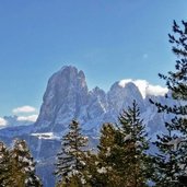 blick von raschoetz zum langkofel sassolungo saslong winter