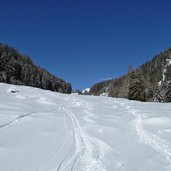 ski schnee spuren avignatal