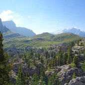 sellajoch blick richtung marmolada und col rodella fr