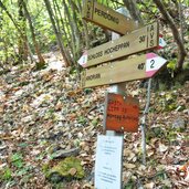 wanderweg a wegkreuzung