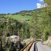 neuer haflinger erlebnisweg buergeleweg radfahrer