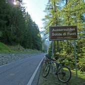 strasse nach sulden ortstafel aussersulden fahrrad