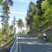 strasse von flaas nach jenesien fahrrad