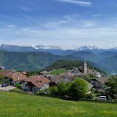 jenesien dorf und dolomiten