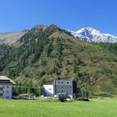 sulden talstation bergbahn und ortler