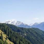 aussicht von jaufen richtung tuxer alpen und pfunderer berge