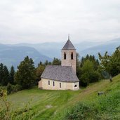 ortschaft freins bei lajen kirche st johannes der taeufer