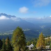 herbstlandschaft bei karerpass