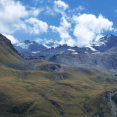 umbrail pass strasse blick richtung stilfserjoch