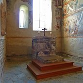 st johann kirche taufers im muenstertal altar