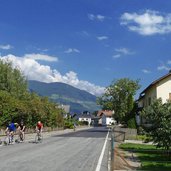 radfahrer richtung stilfser joch bei prad