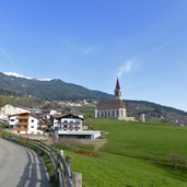 feldthurns kirche dorf