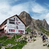 rifugio locatelli tre cime dreizinnenhuette