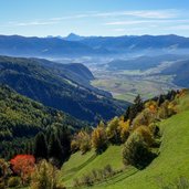 gais und brunecker becken im herbst von muehlbach aus herbst