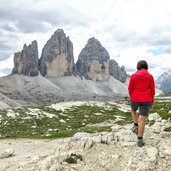 huettenwanderung im drei zinnen gebiet drei zinnen person