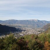 blick auf bozen von st justina aus