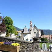 dorf tirol kirche zentrum