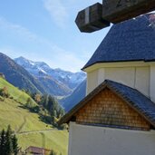 glaiten herbststimmung bei kirche