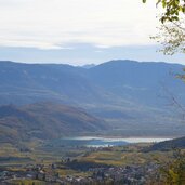 kalterer hoehenweg matschatsch blick richtung kalterersee herbst