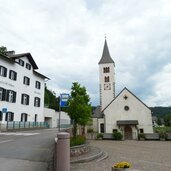 ritten oberinn dorfzentrum wolken